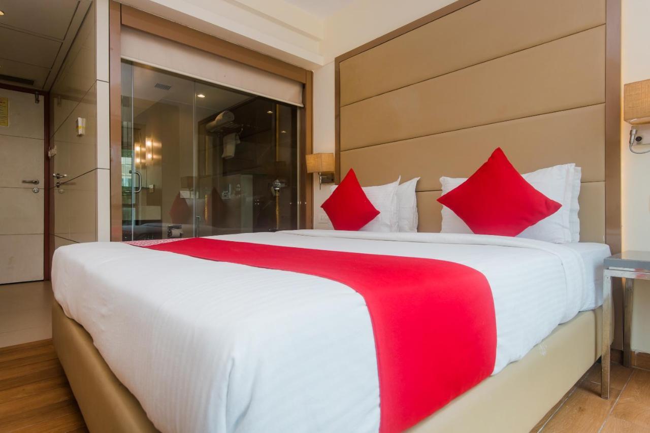 Grand Mookambika Hotel Нави Мумбай Екстериор снимка